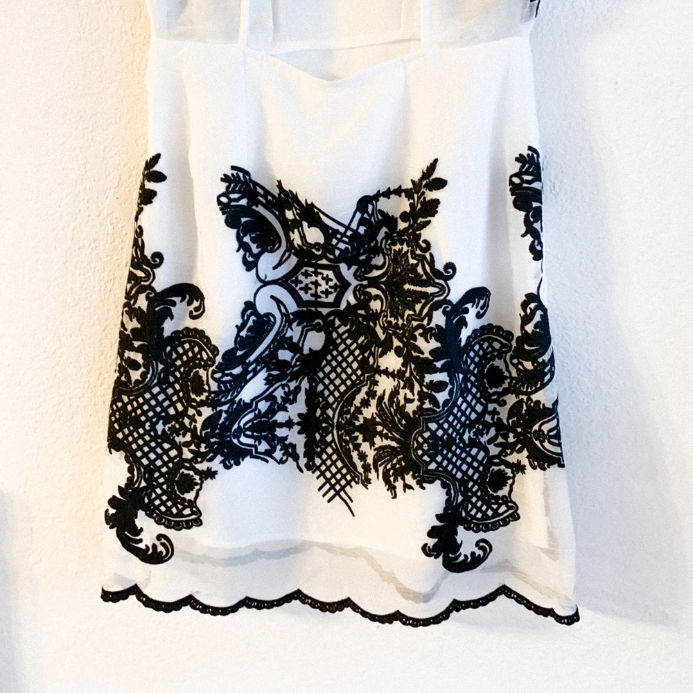 Foxiedox Embroidered Dress - Picture 6 of 6